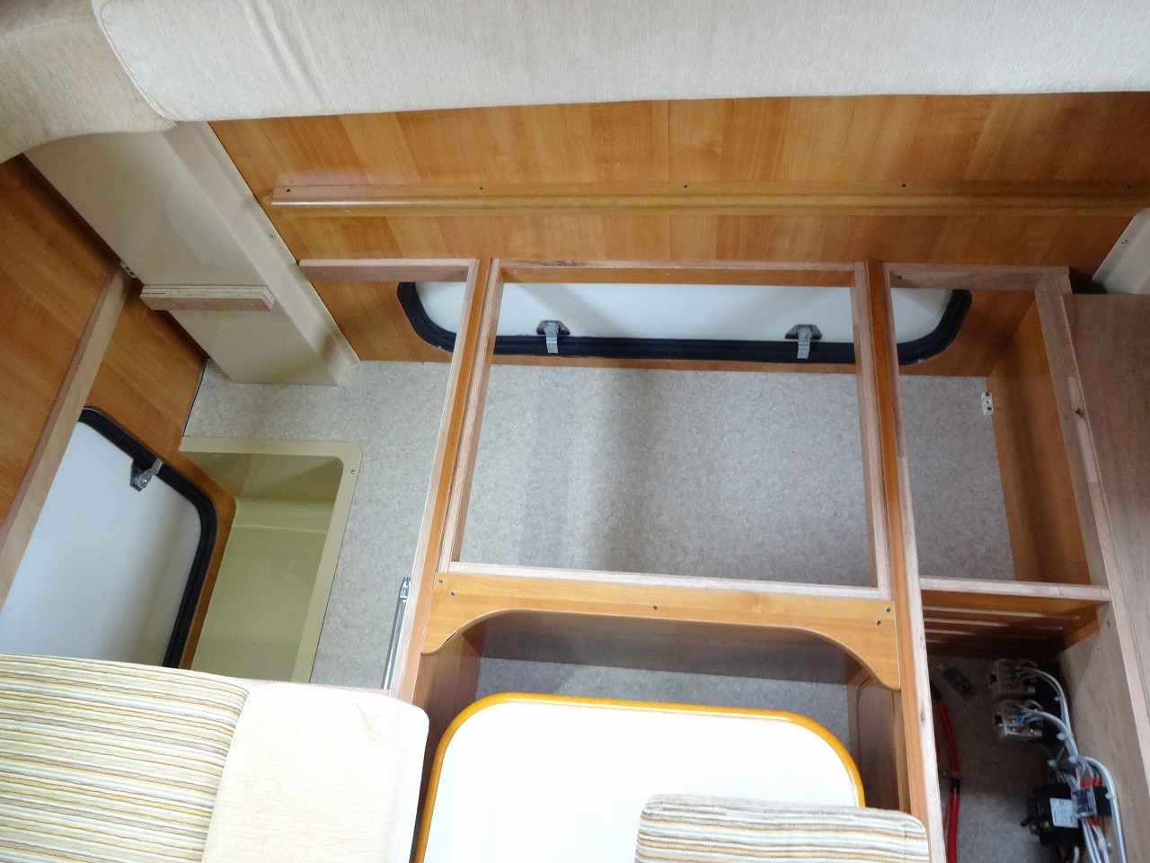 キャンピングカーキャブコン