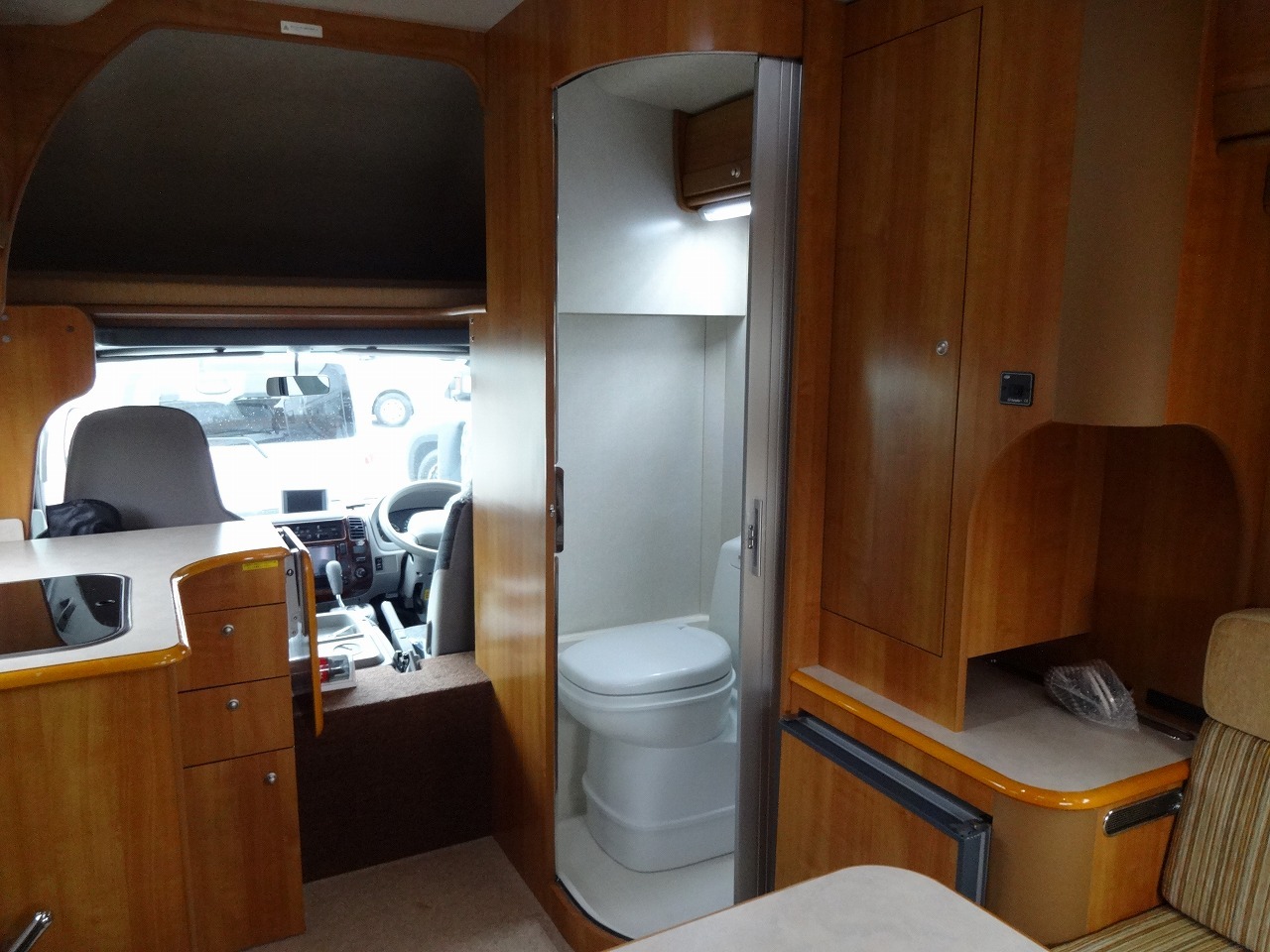 キャンピングカーキャブコン