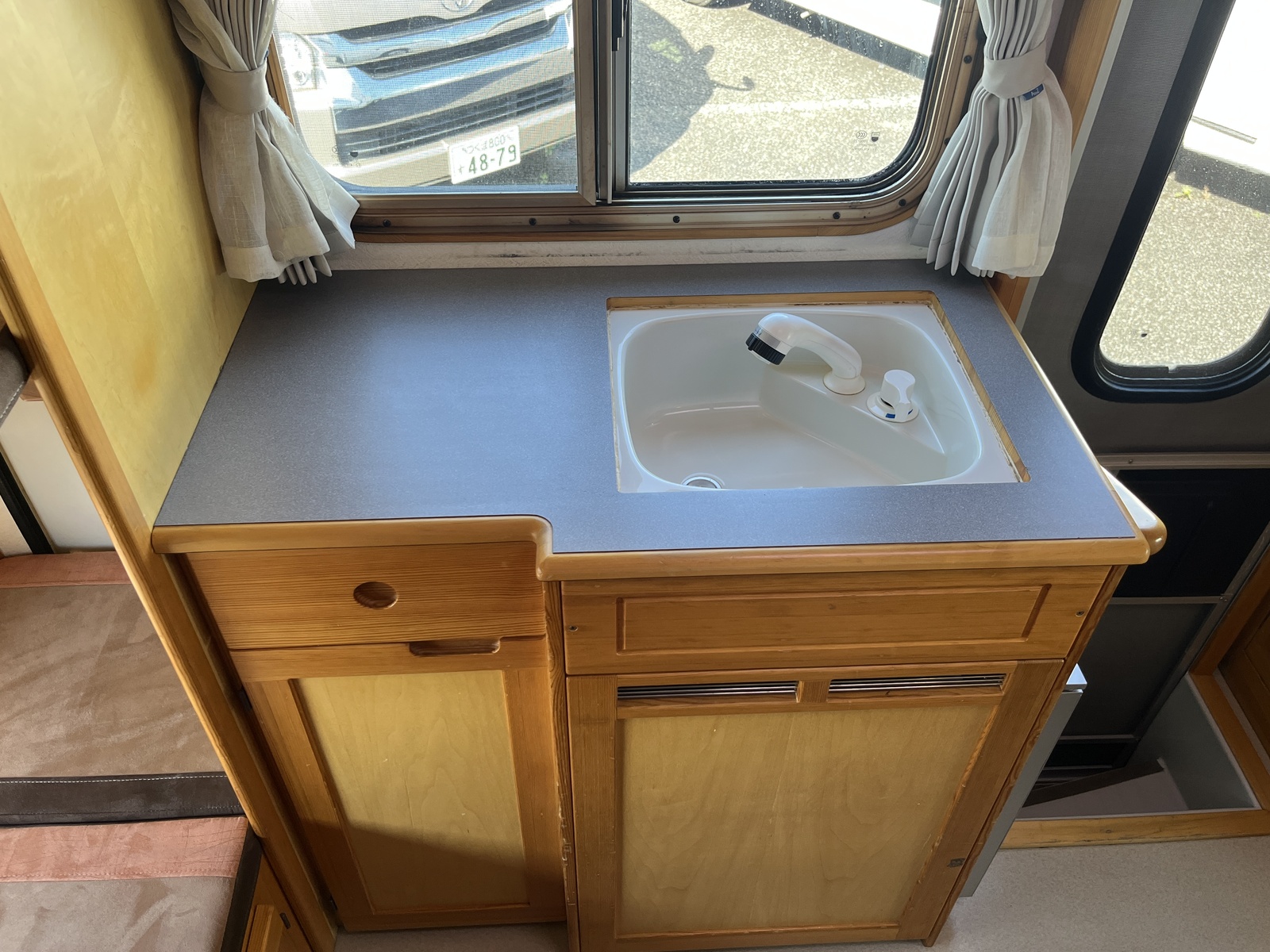 キャンピングカーキャブコン