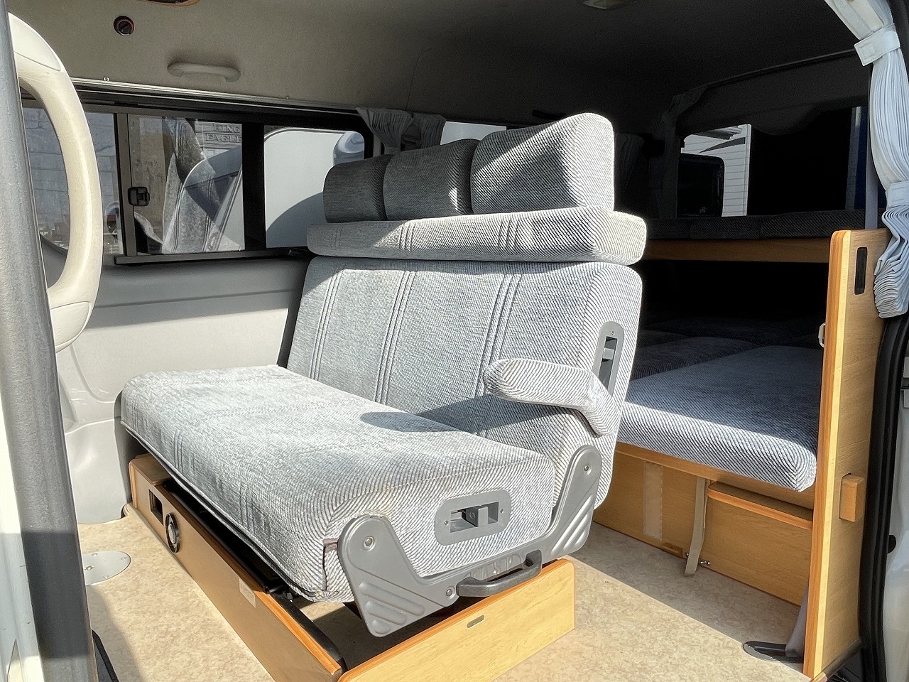 キャンピングカーバンコン