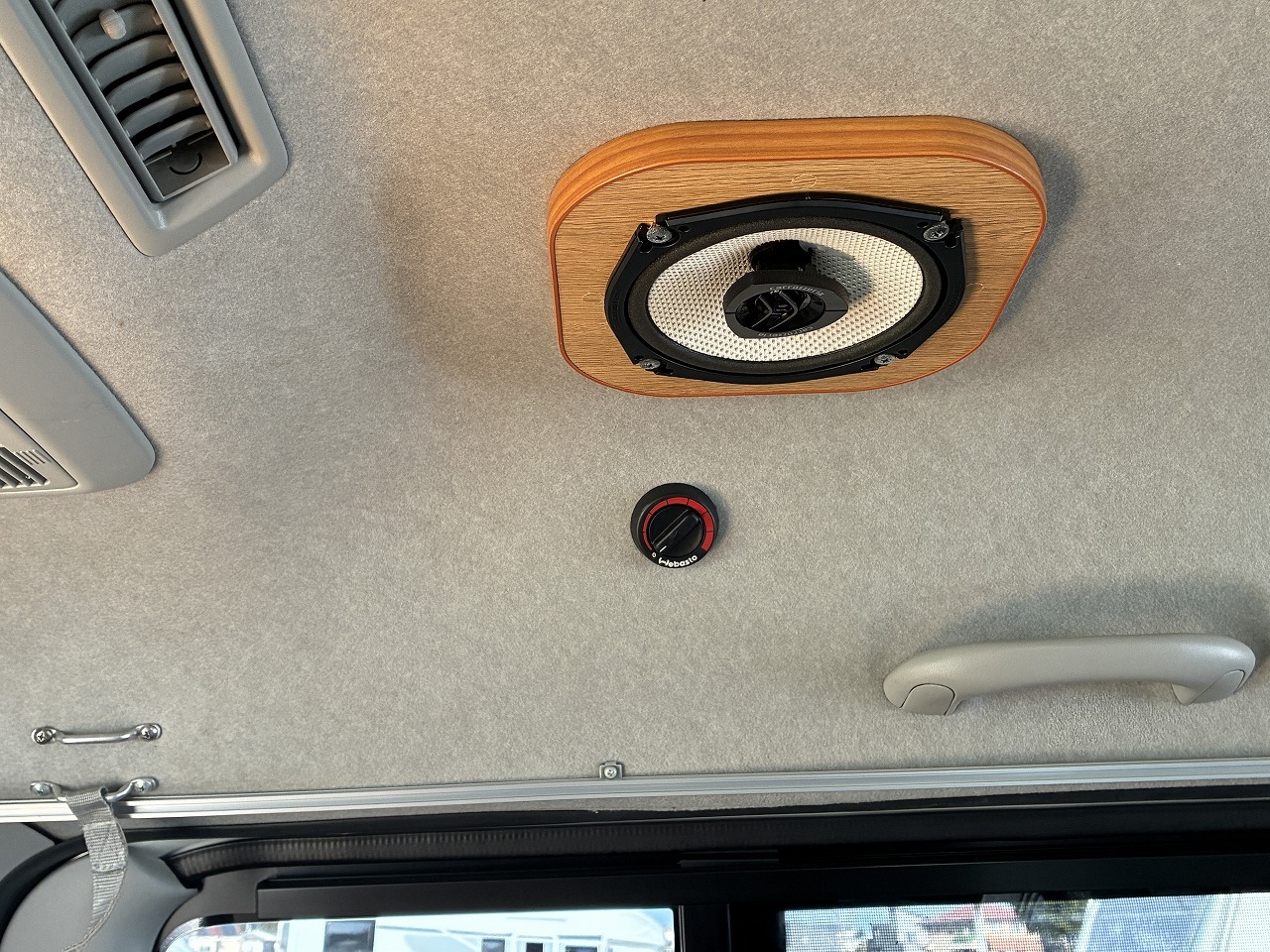 キャンピングカーバンコン