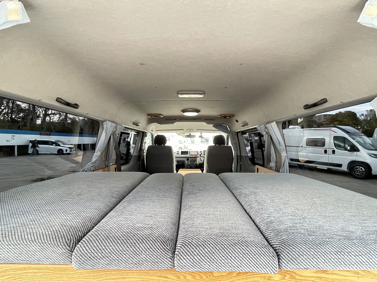 キャンピングカーバンコン