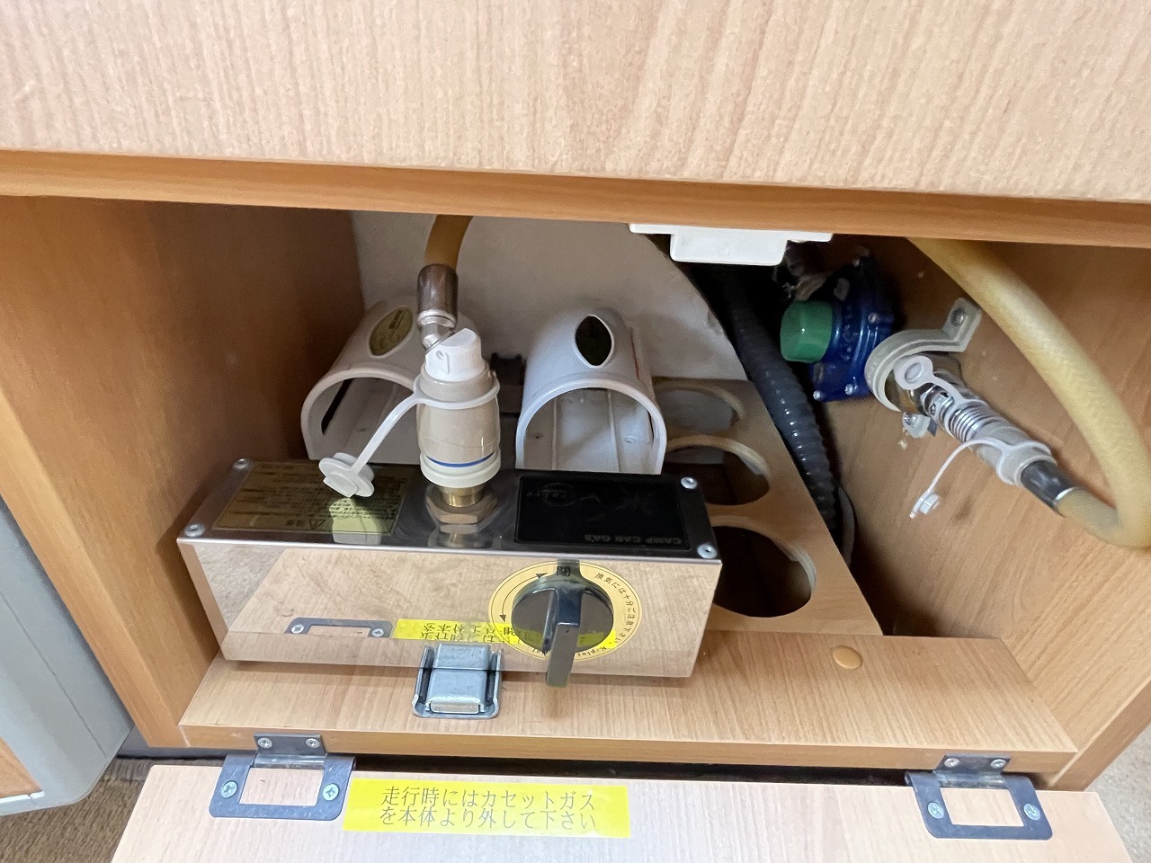 キャンピングカートレーラー