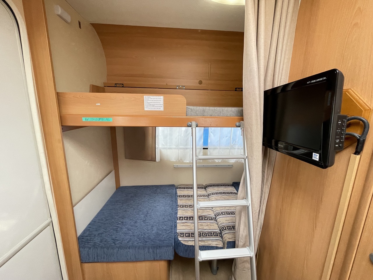 キャンピングカートレーラー