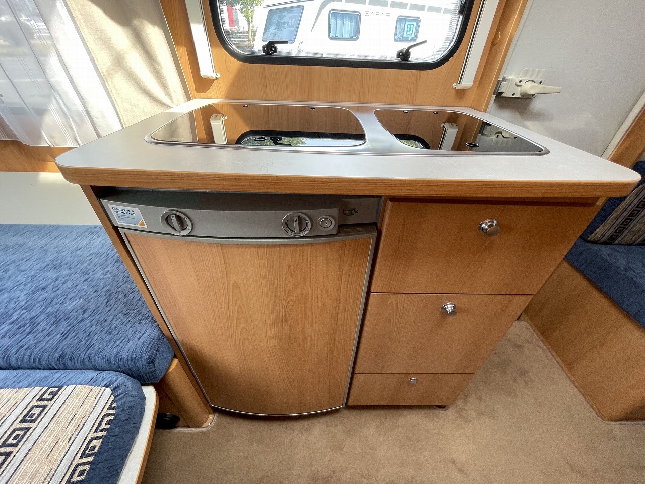 キャンピングカートレーラー