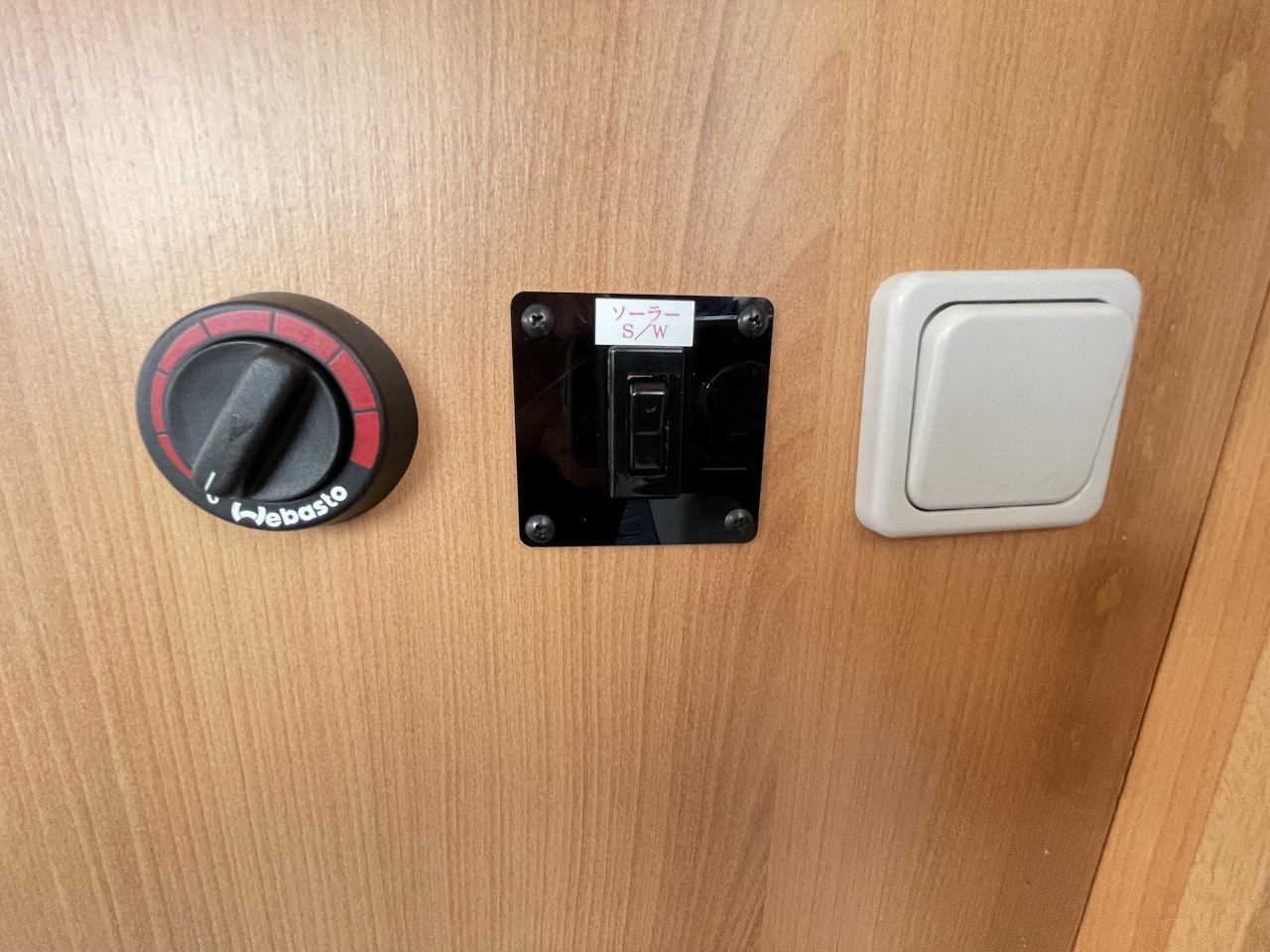 キャンピングカートレーラー