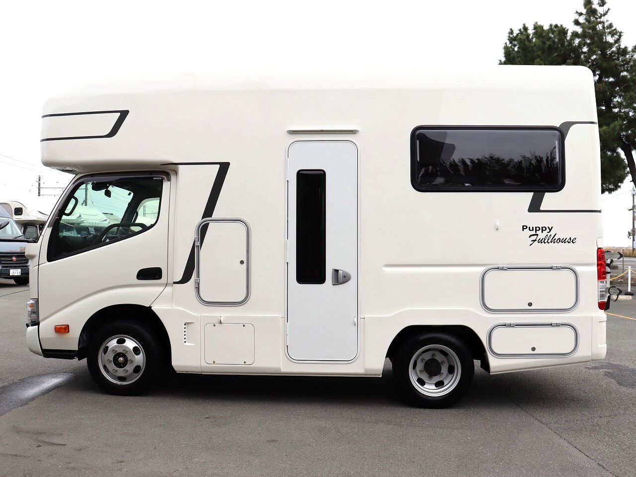 キャンピングカーキャブコン