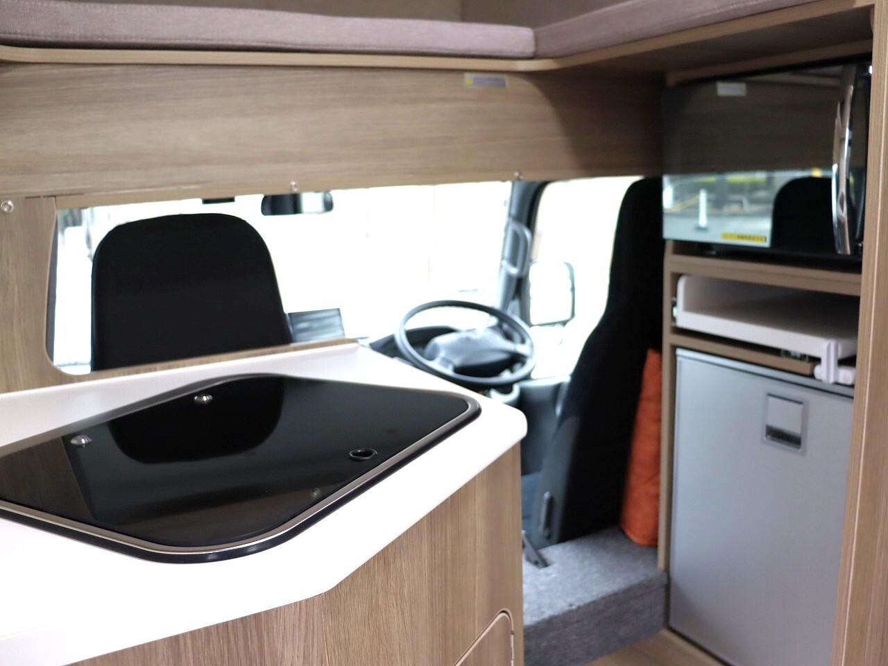 キャンピングカーキャブコン