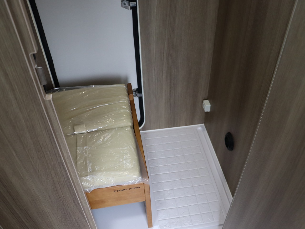 キャンピングカーキャブコン