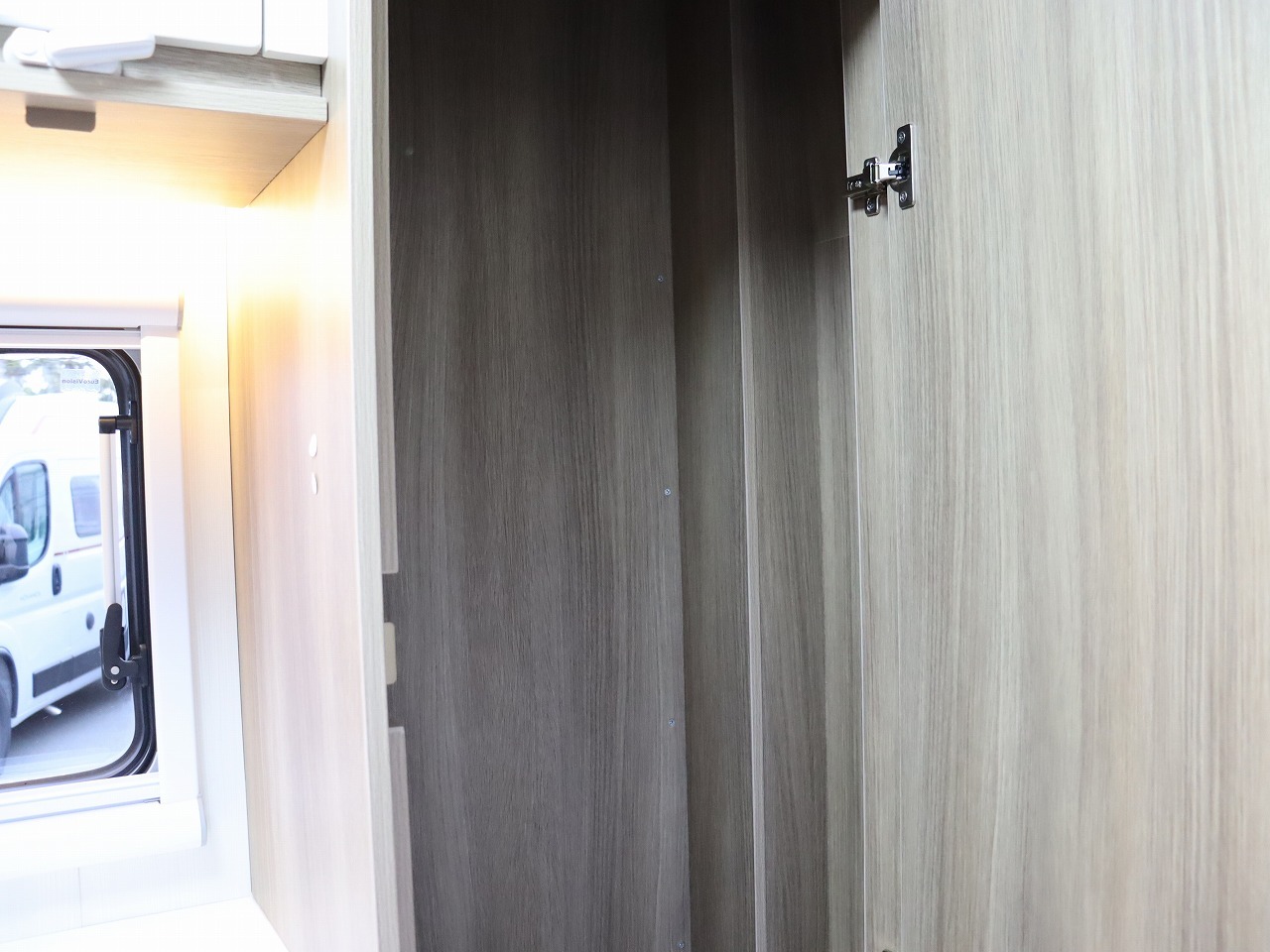 キャンピングカーキャブコン