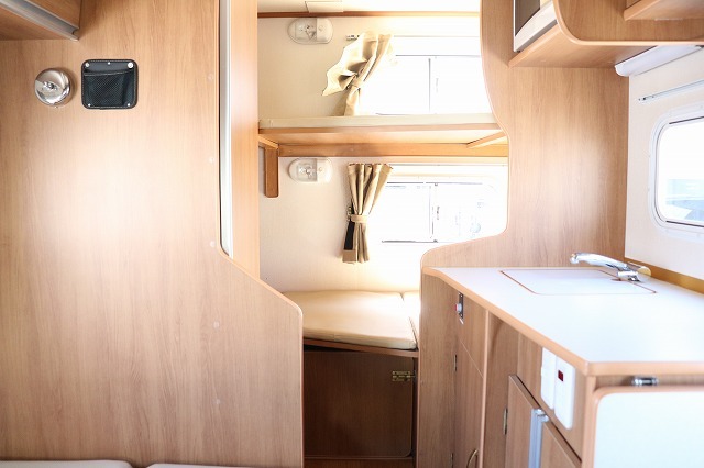 キャンピングカーキャブコン