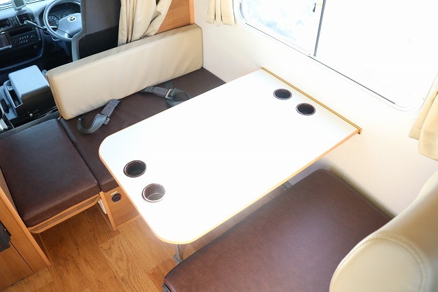 キャンピングカーキャブコン