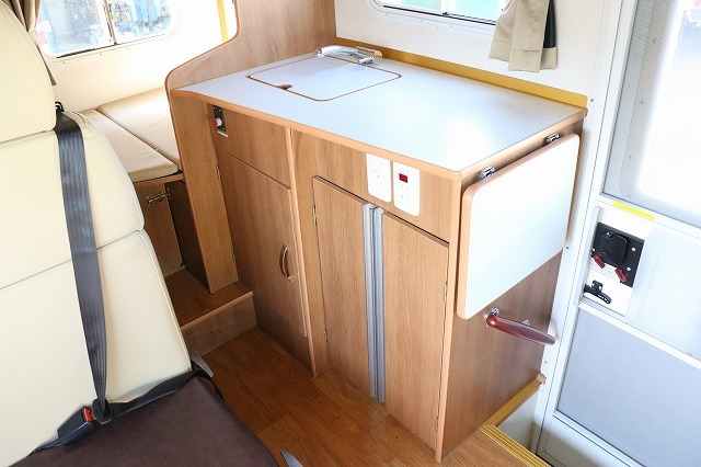 キャンピングカーキャブコン