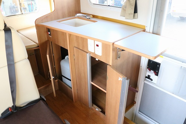 キャンピングカーキャブコン