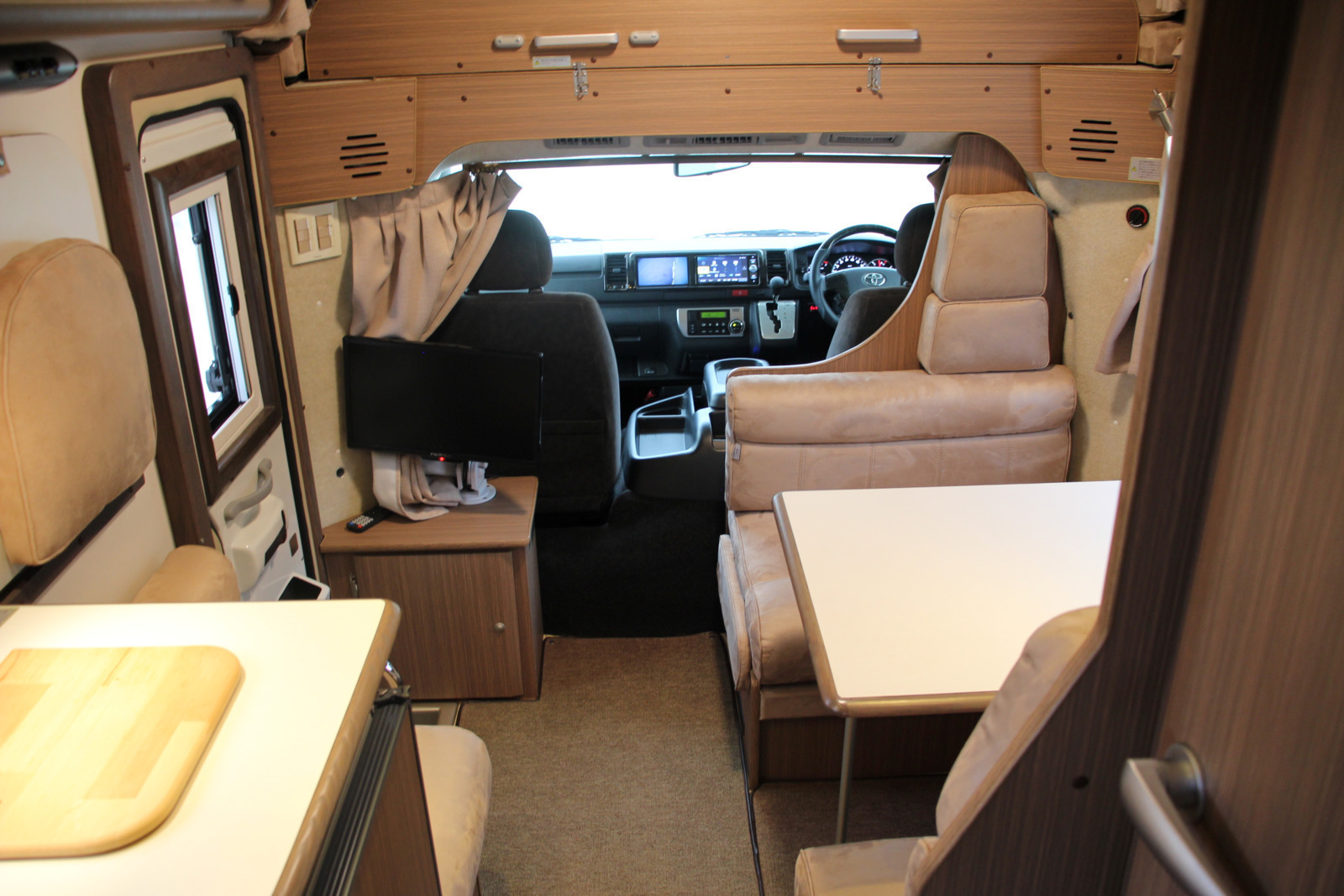 キャンピングカーキャブコン