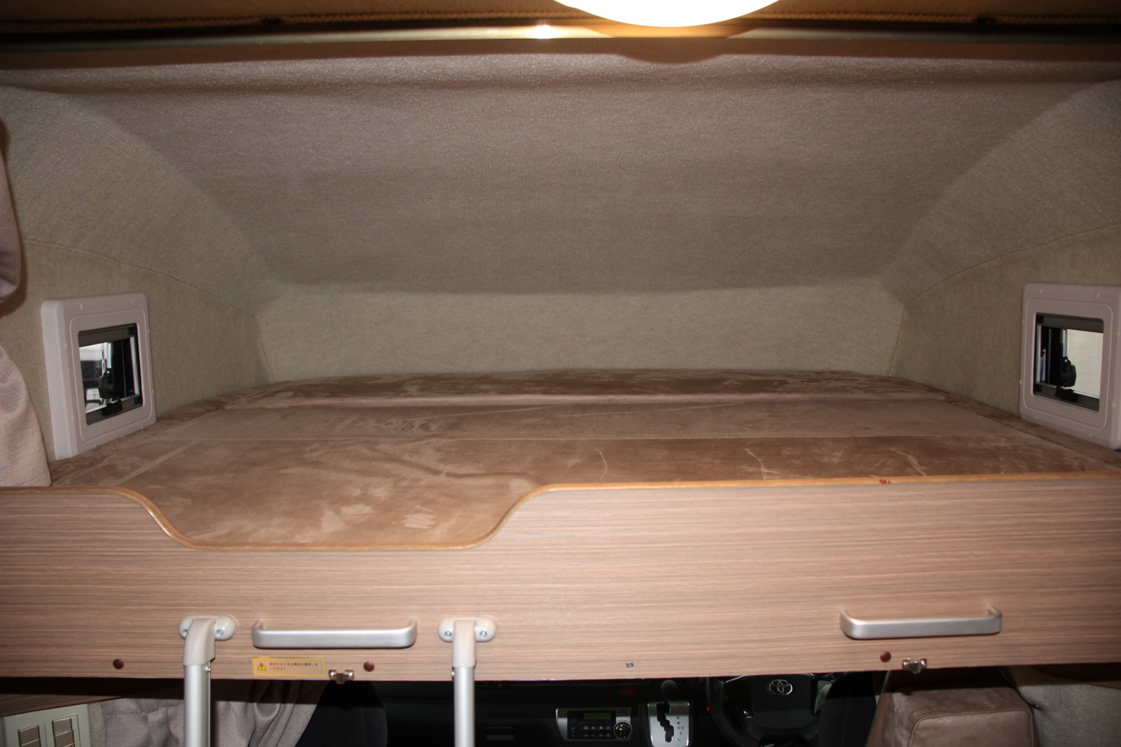 キャンピングカーキャブコン