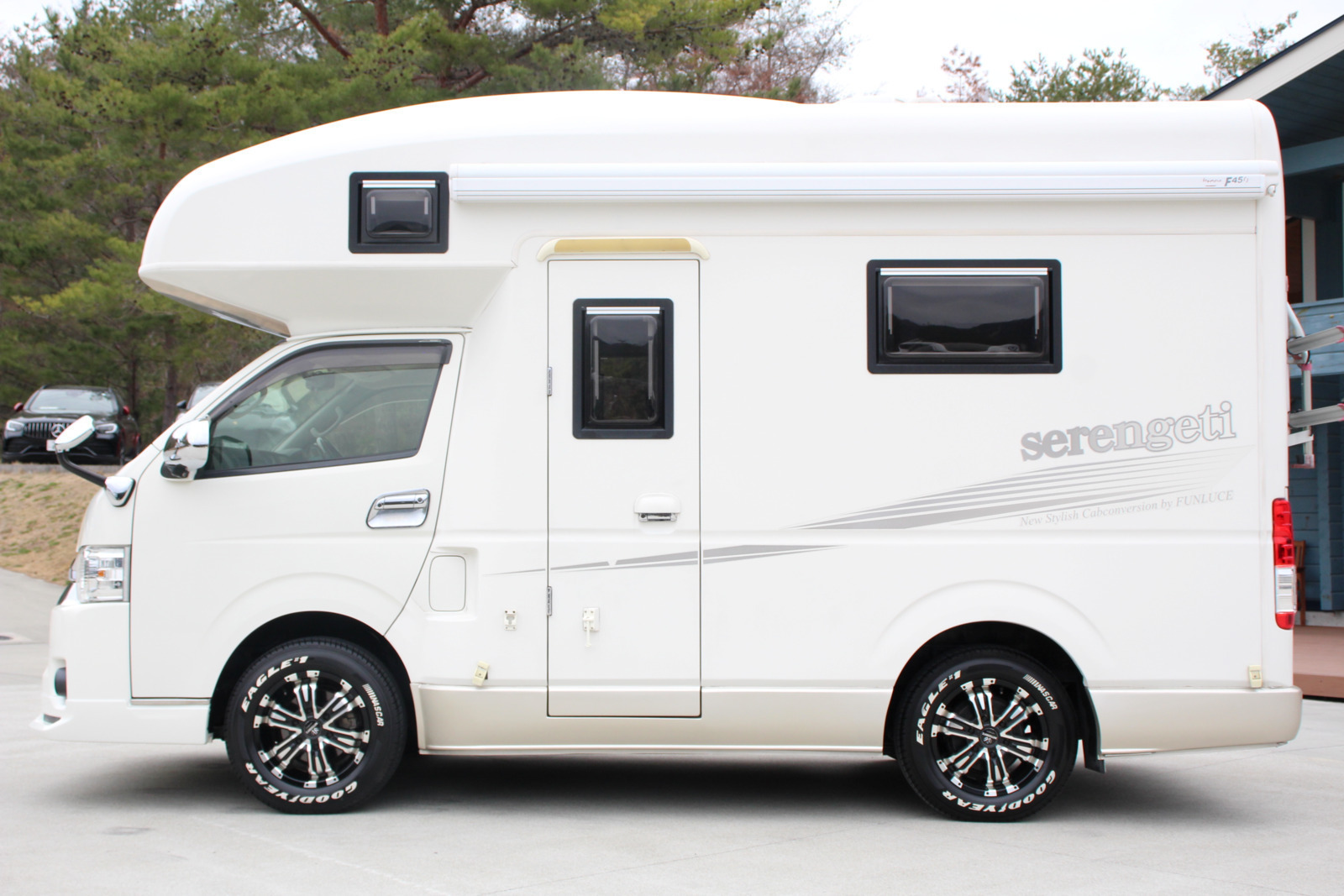 キャンピングカーキャブコン