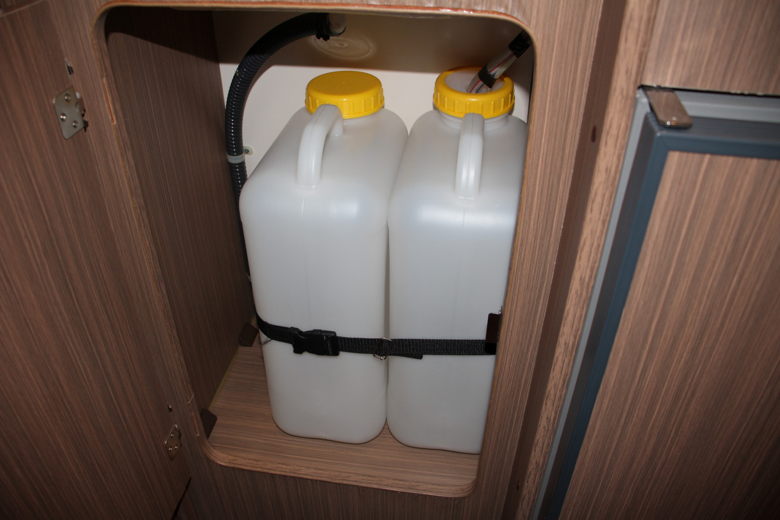 キャンピングカーキャブコン