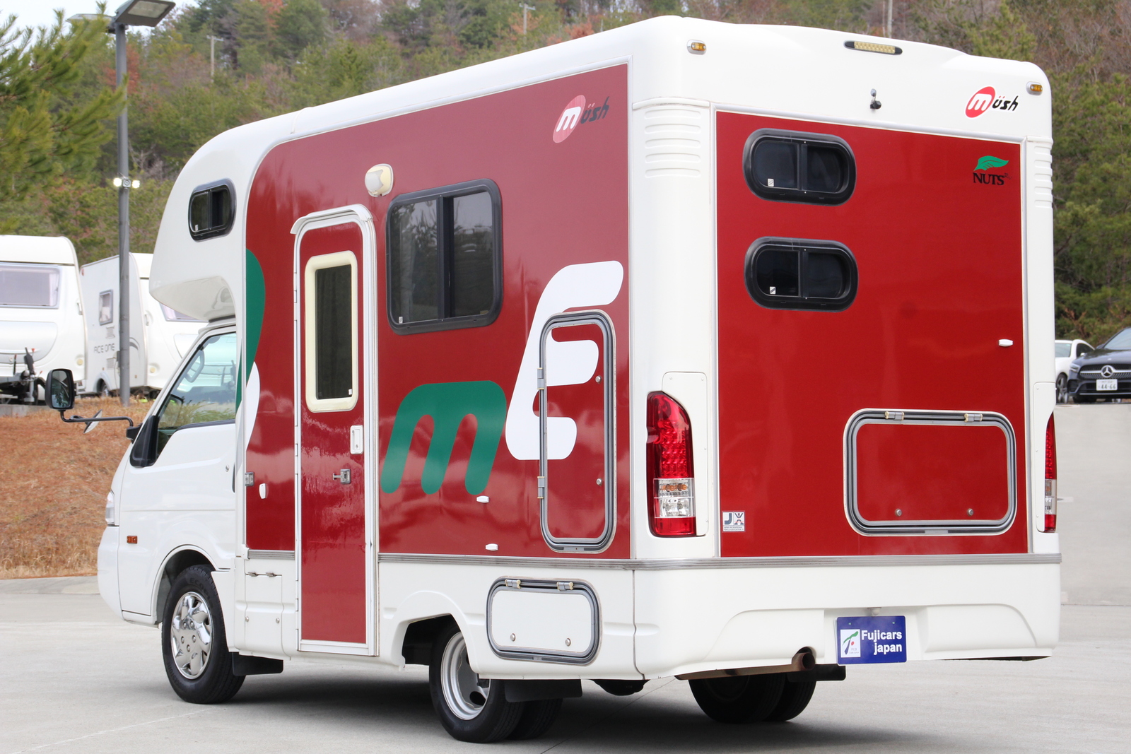 キャンピングカーキャブコン