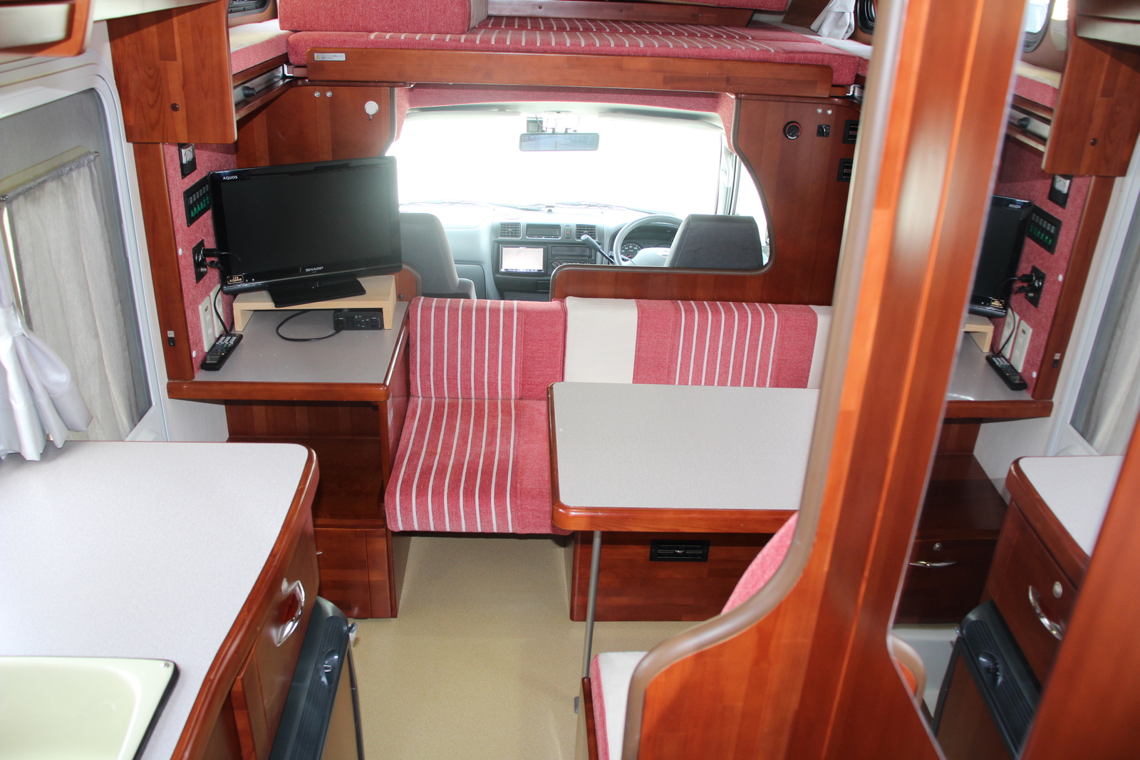 キャンピングカーキャブコン