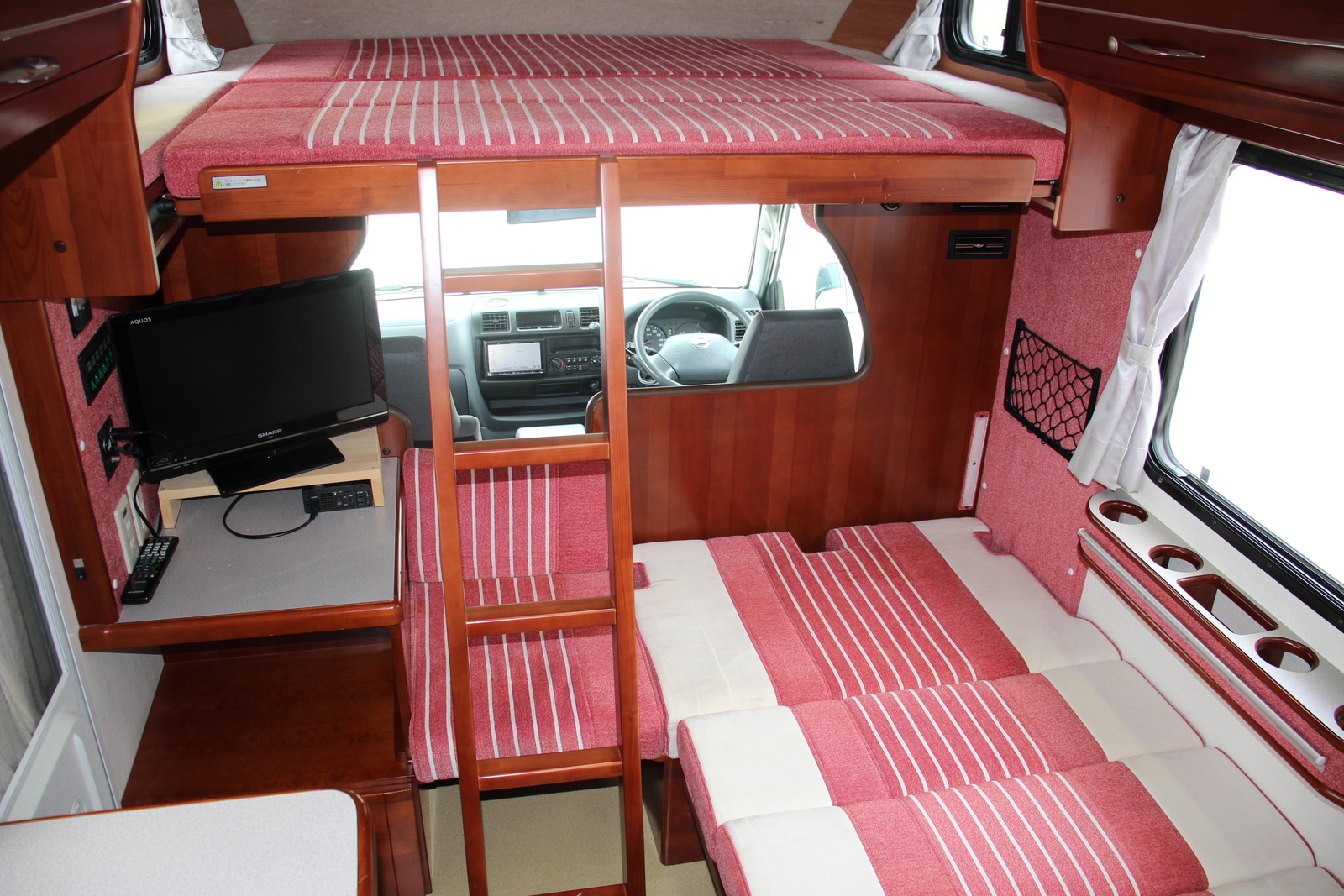 キャンピングカーキャブコン