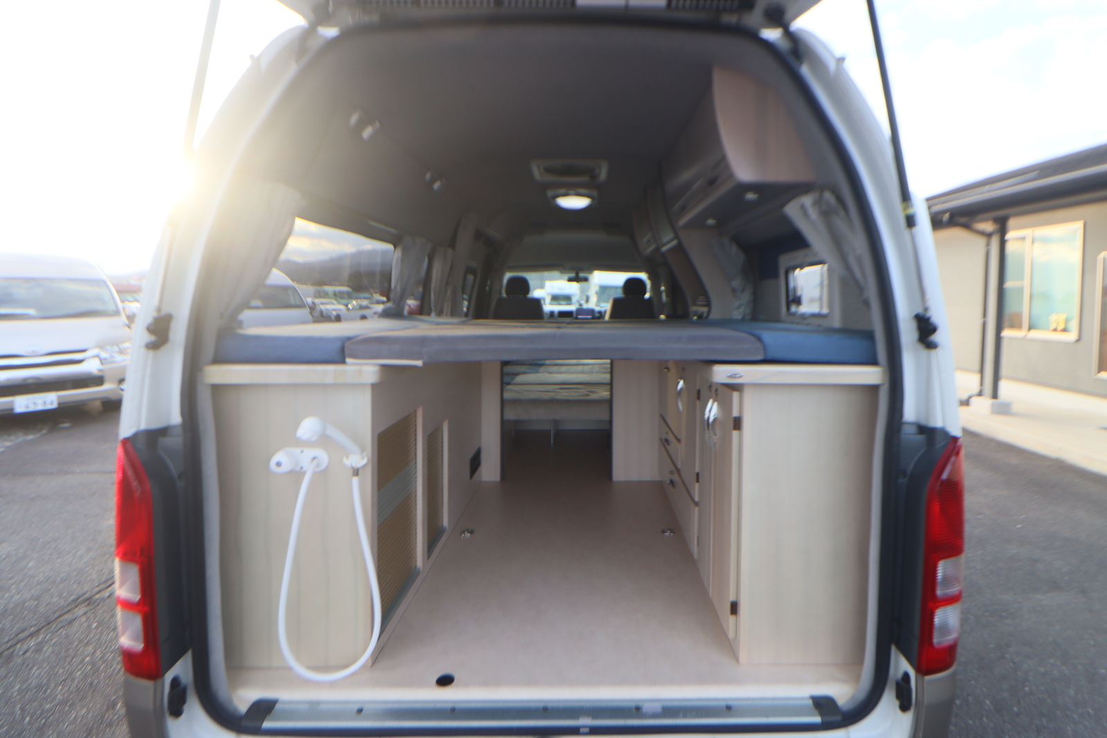 キャンピングカーバンコン