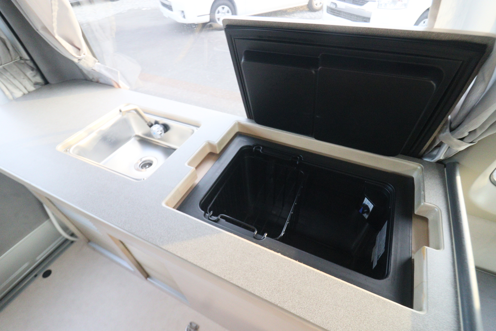 キャンピングカーバンコン