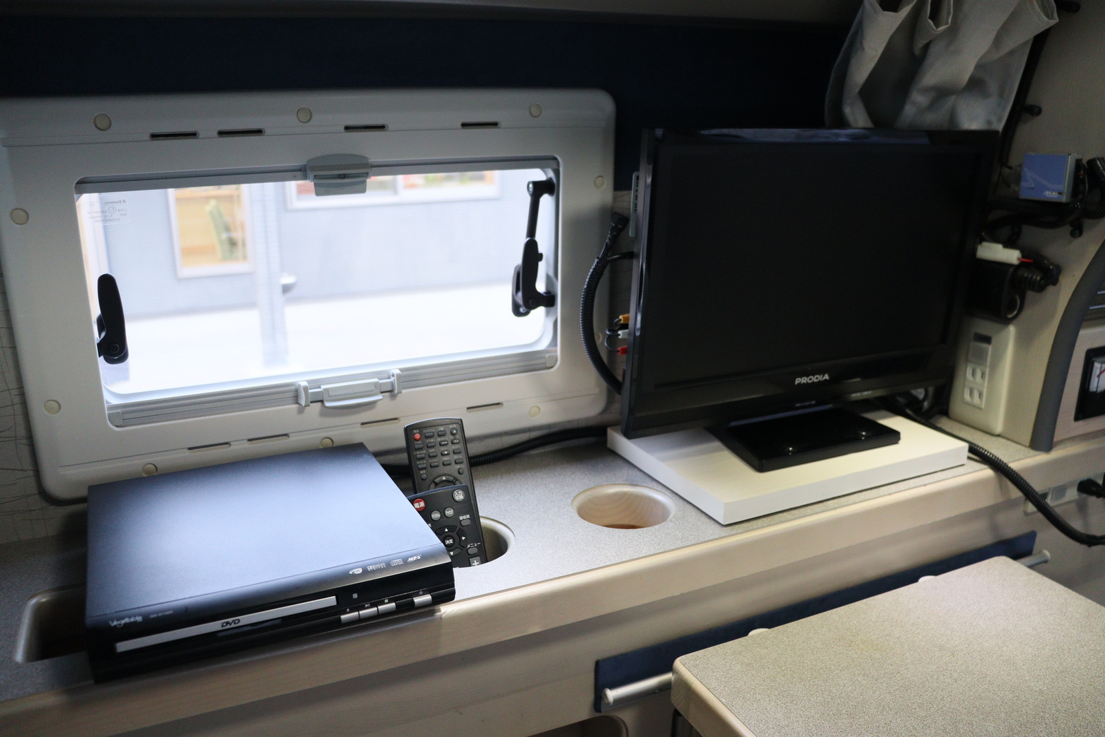 キャンピングカーバンコン