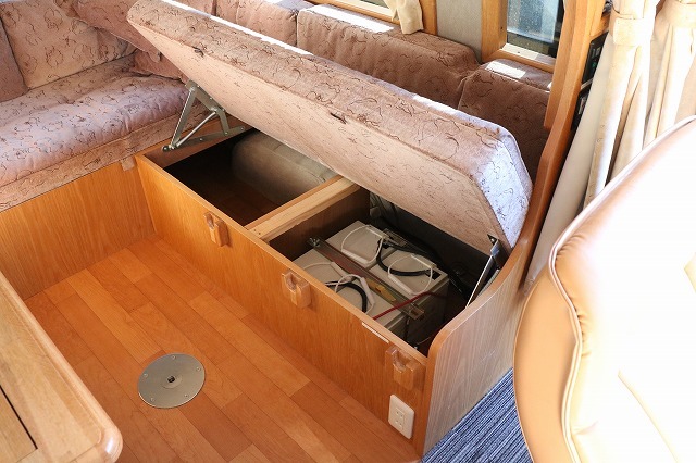 キャンピングカーバンコン