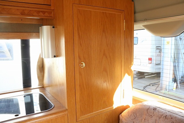 キャンピングカーバンコン