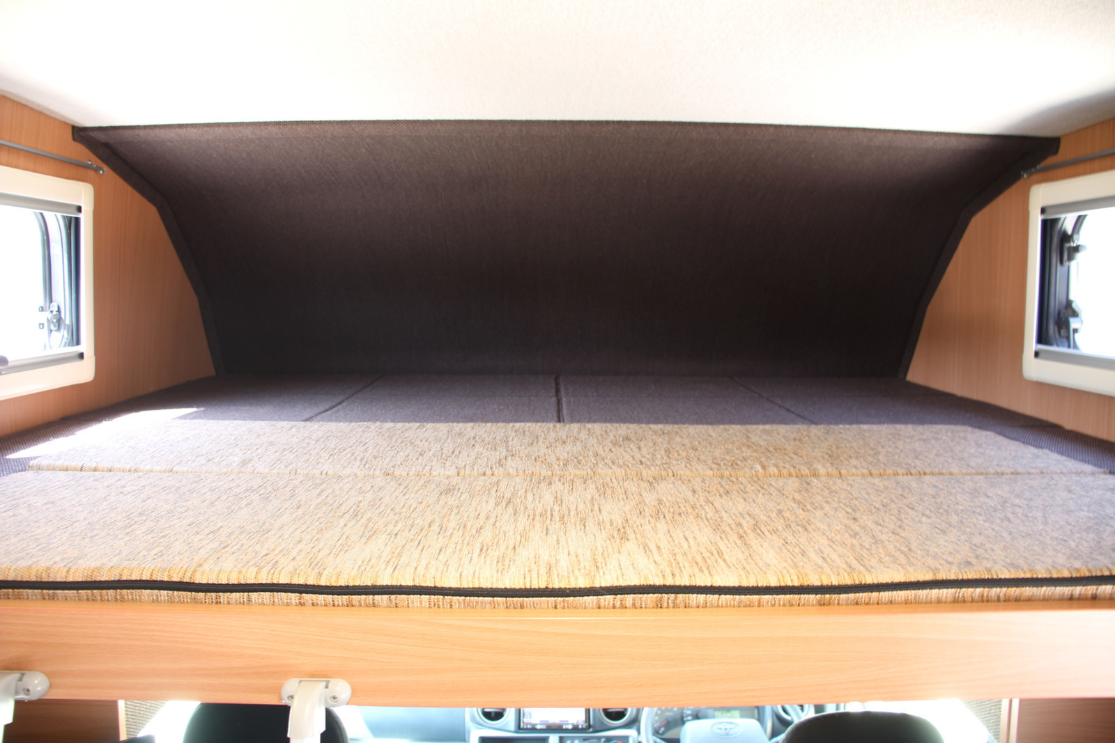 キャンピングカーキャブコン