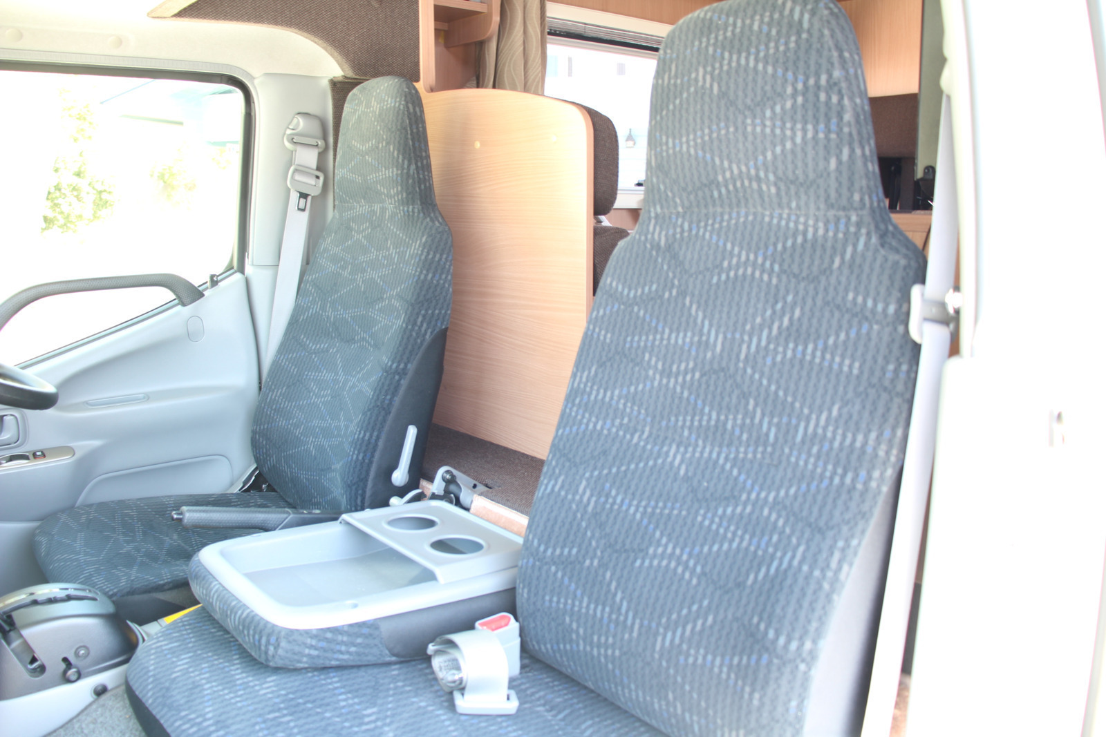 キャンピングカーキャブコン