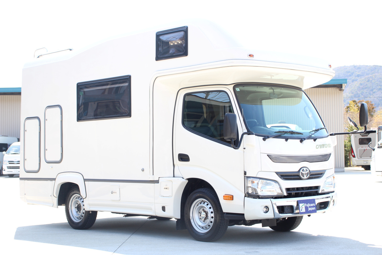 キャンピングカーキャブコン