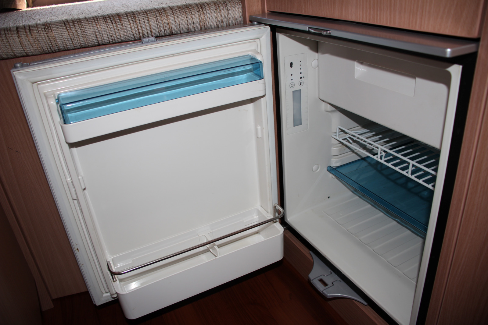 キャンピングカーキャブコン