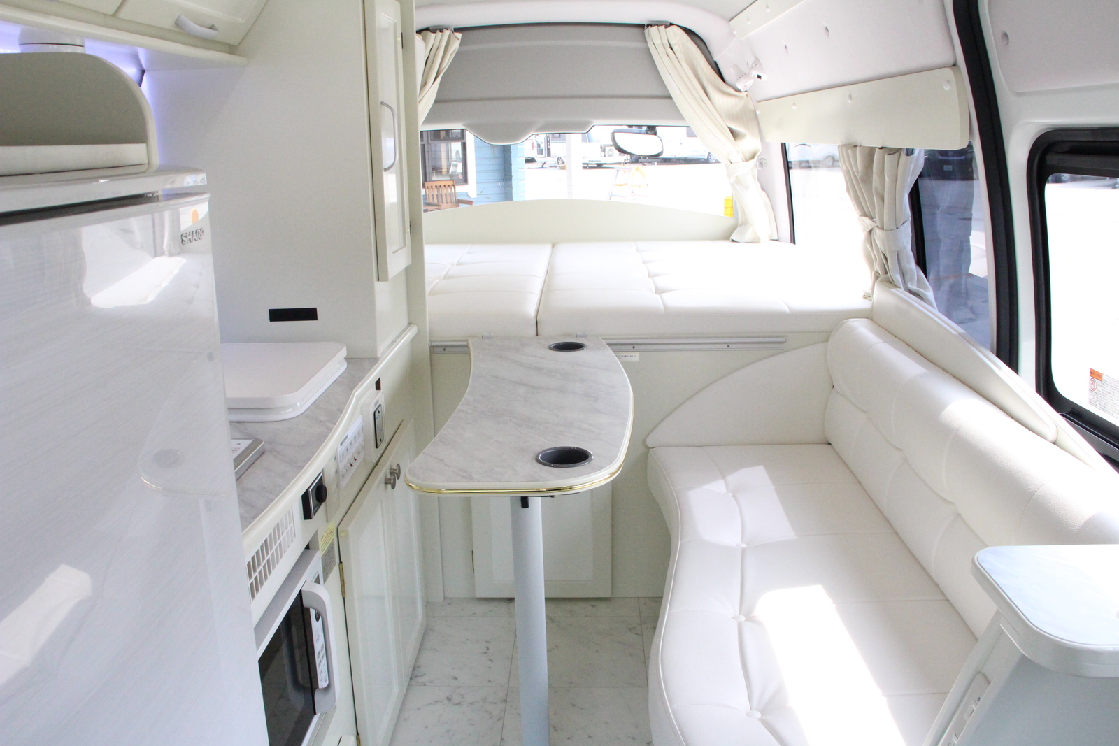 キャンピングカーバンコン