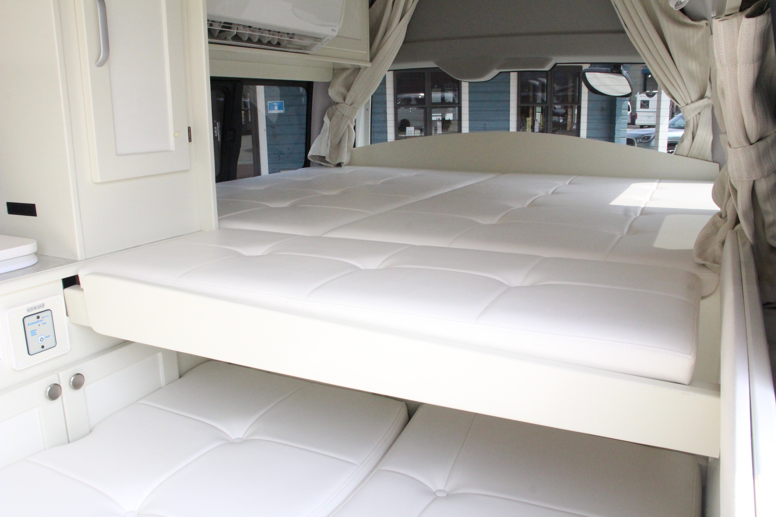 キャンピングカーバンコン