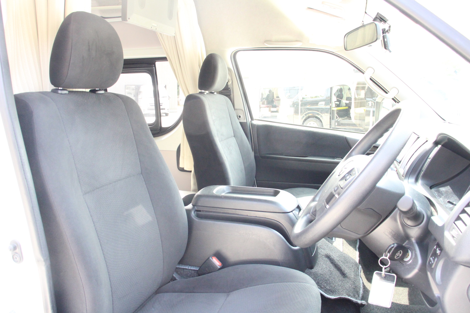 キャンピングカーバンコン