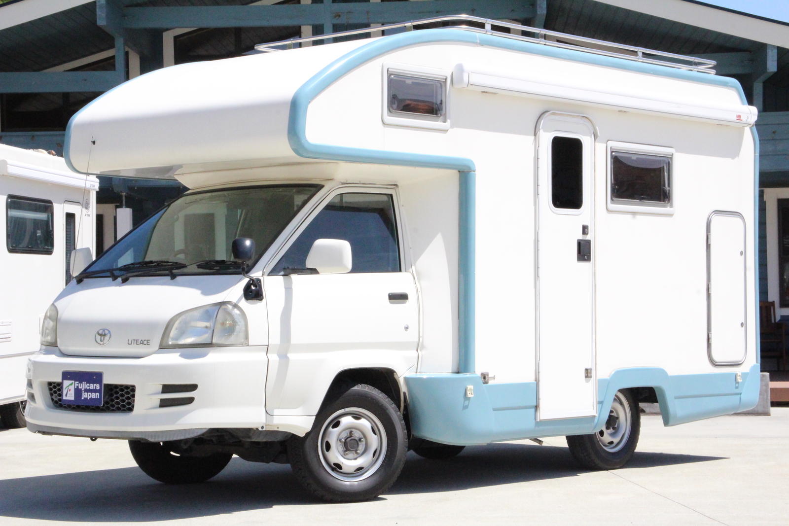 キャンピングカーキャブコン