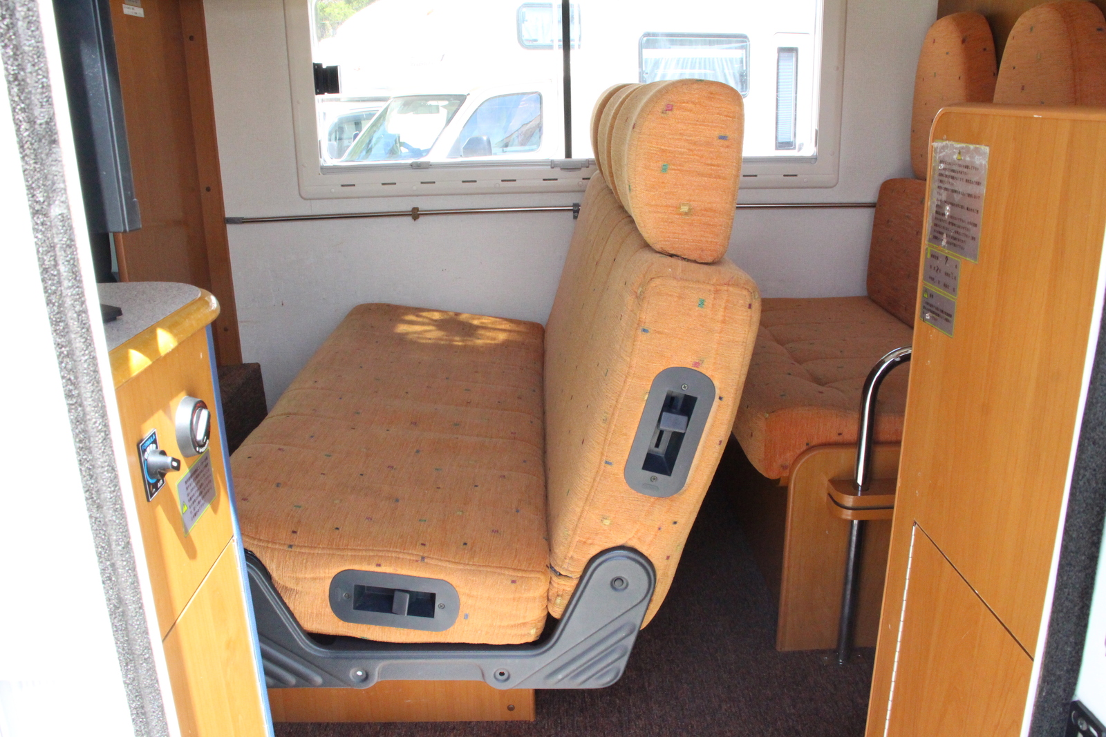 キャンピングカーキャブコン