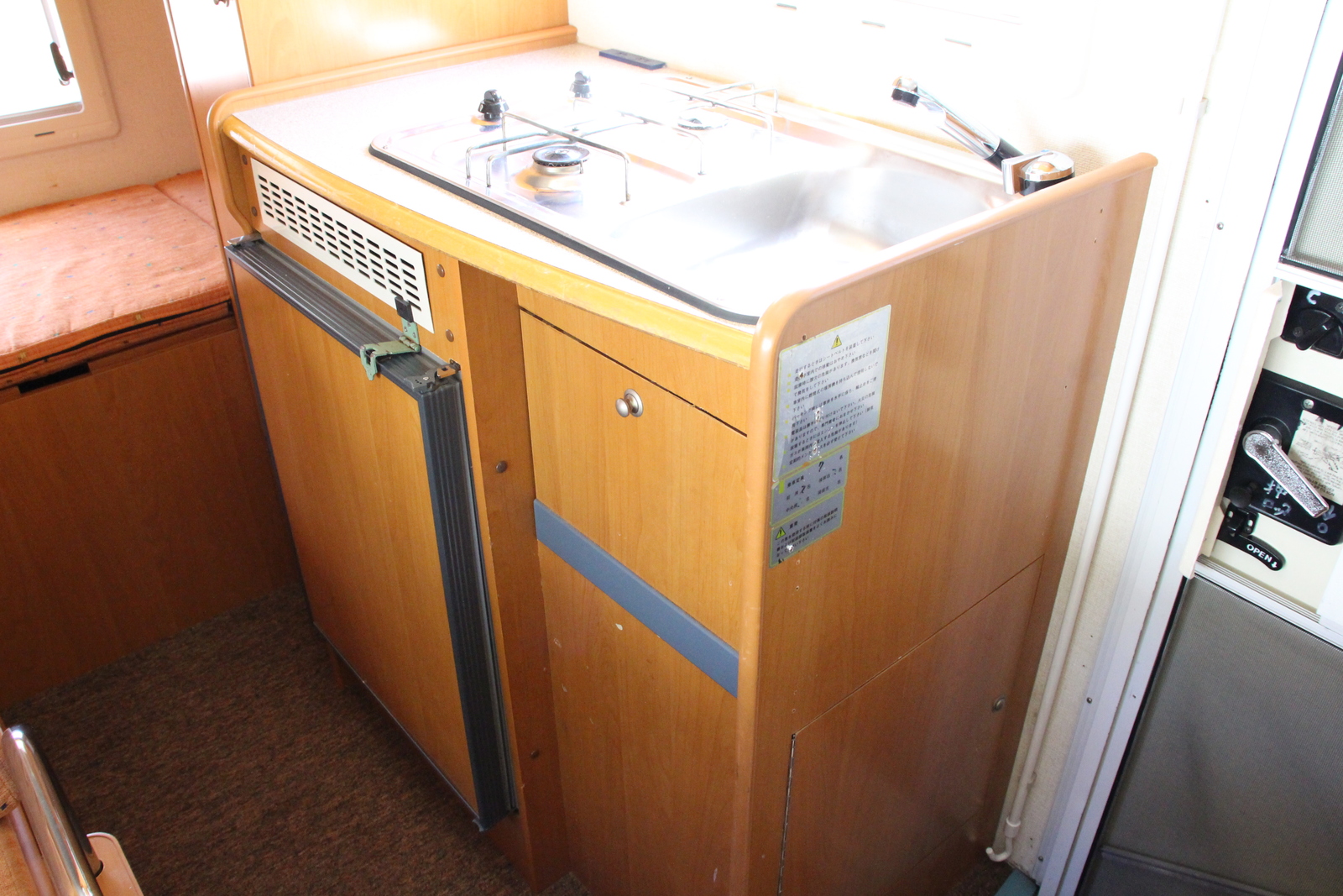 キャンピングカーキャブコン