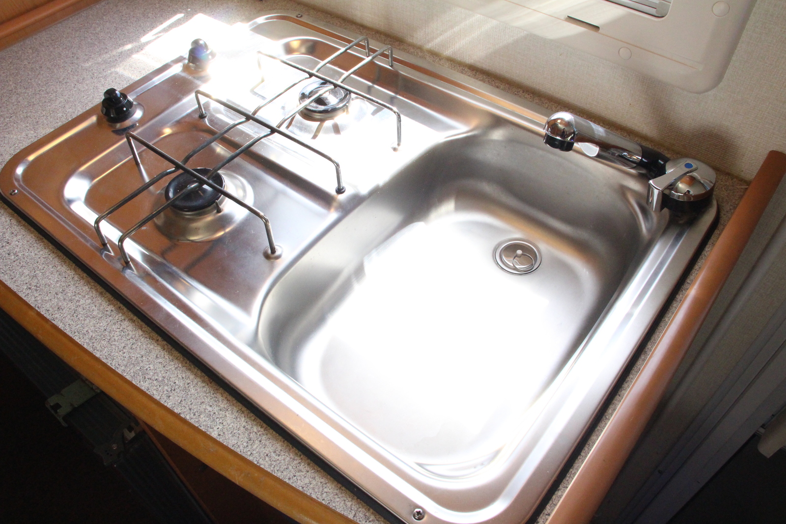 キャンピングカーキャブコン