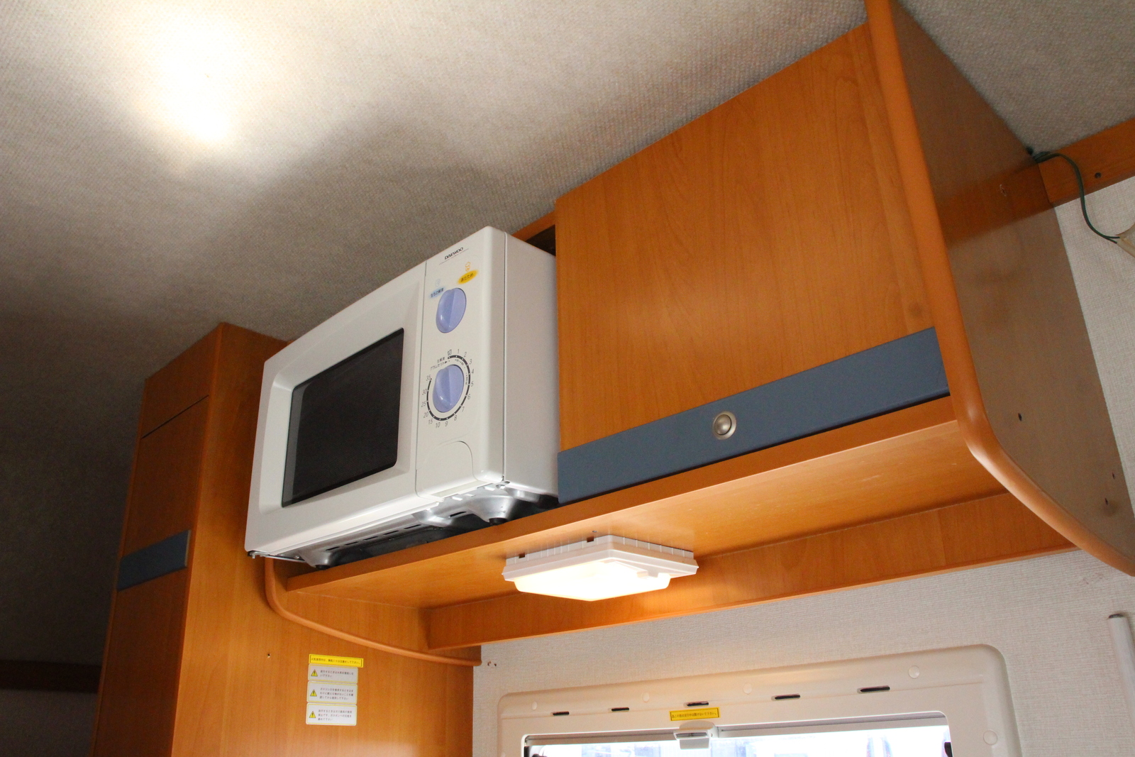 キャンピングカーキャブコン