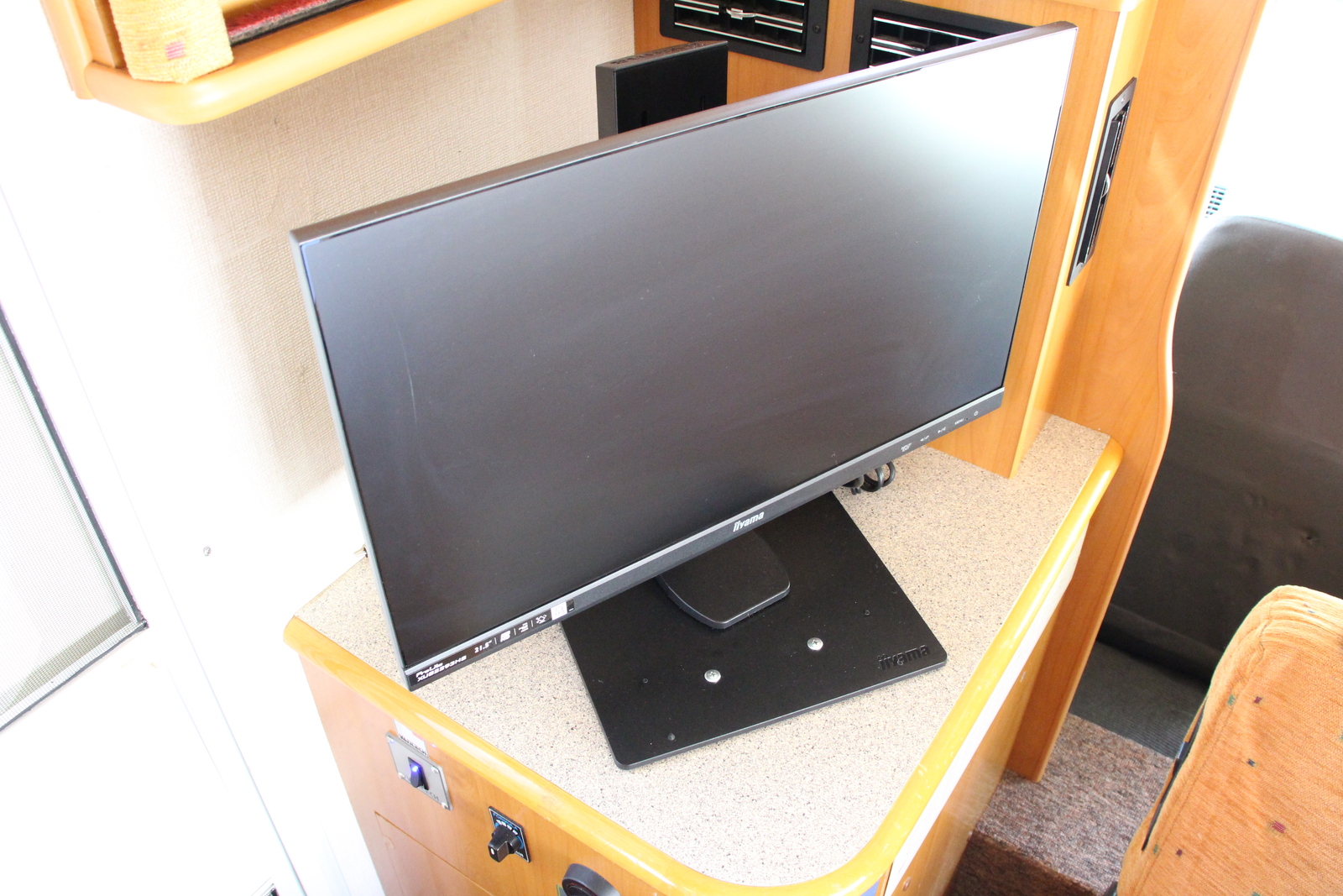 キャンピングカーキャブコン