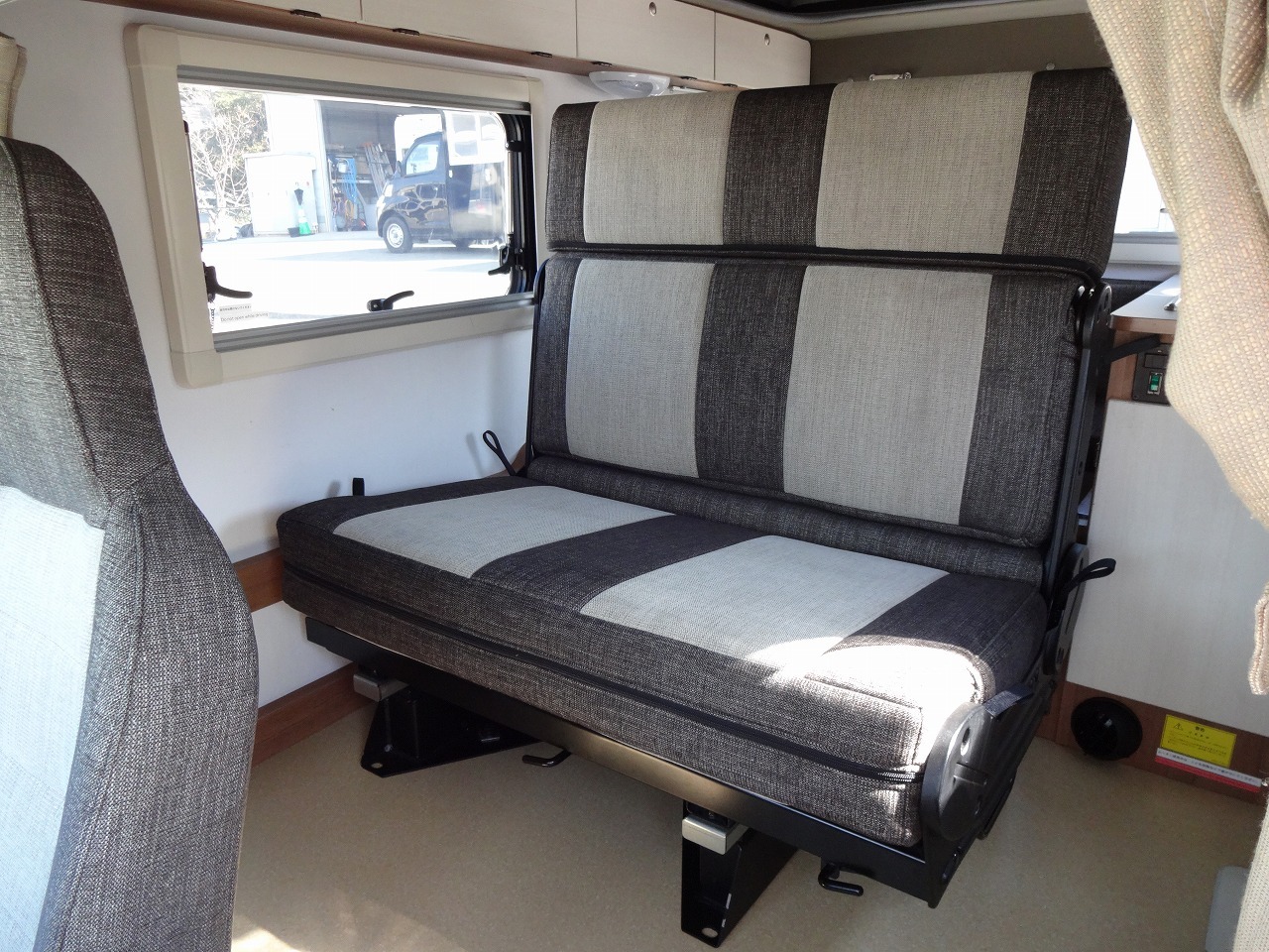 キャンピングカー軽キャンパー