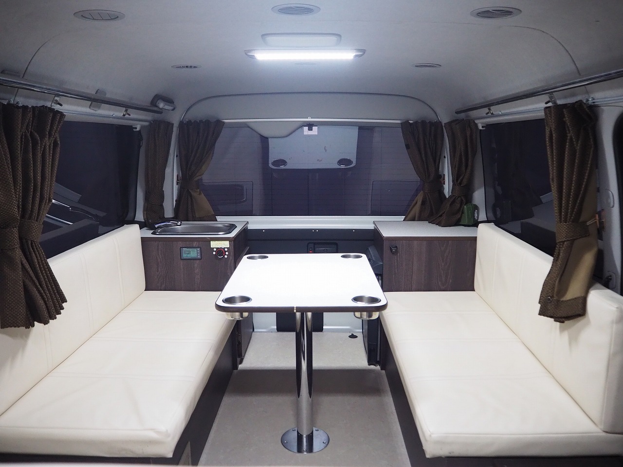 キャンピングカーバンコン