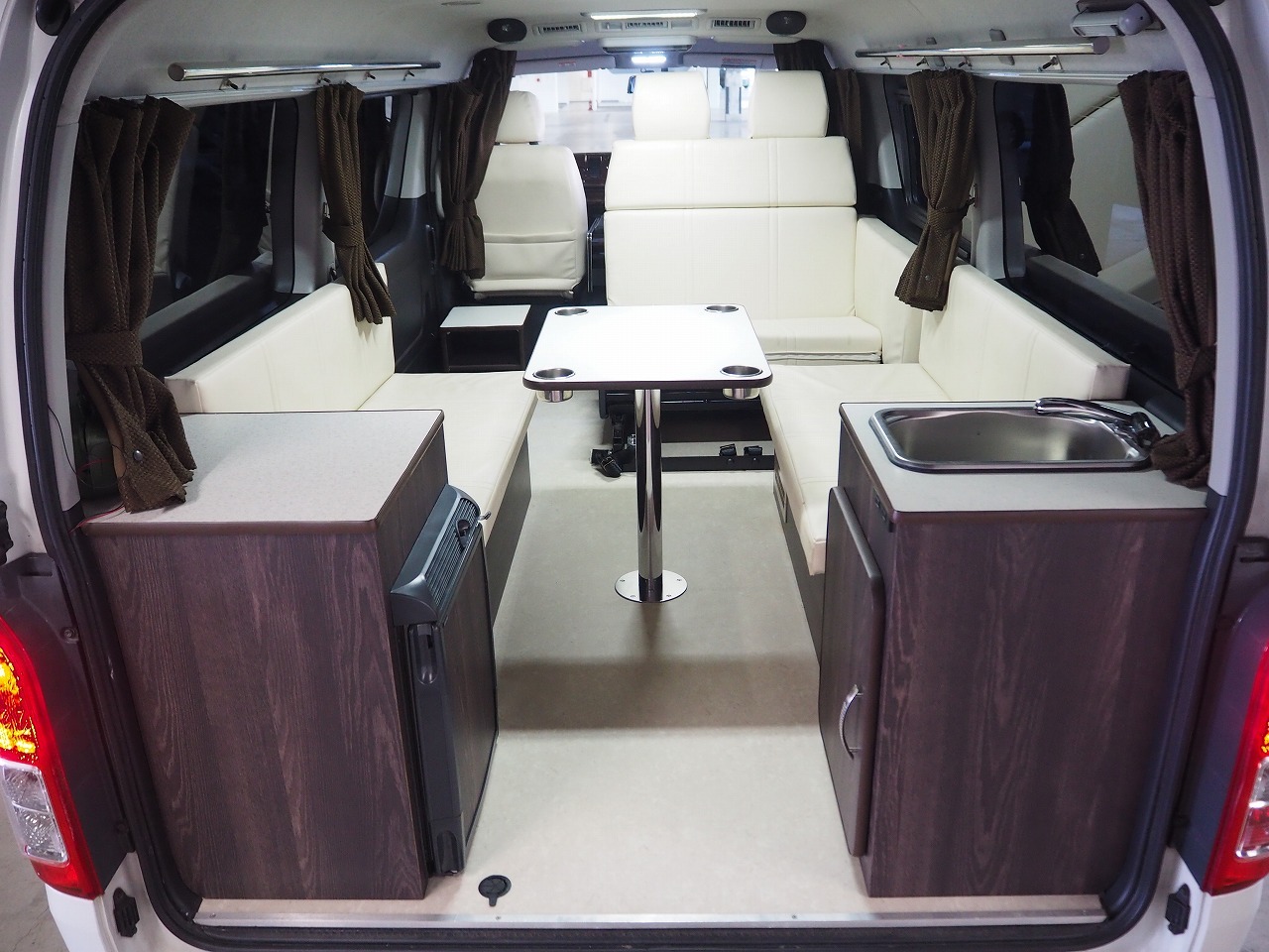 キャンピングカーバンコン