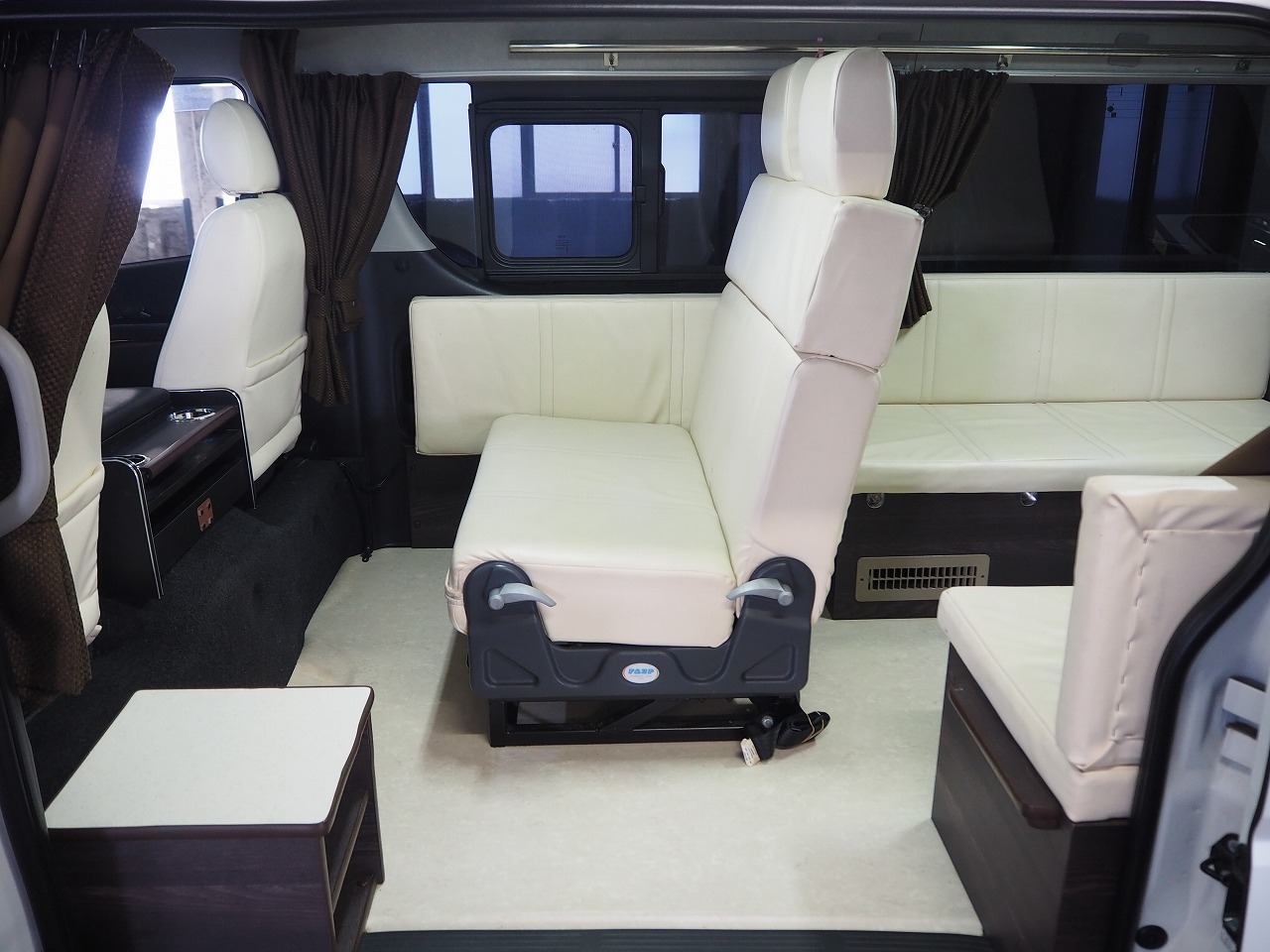 キャンピングカーバンコン