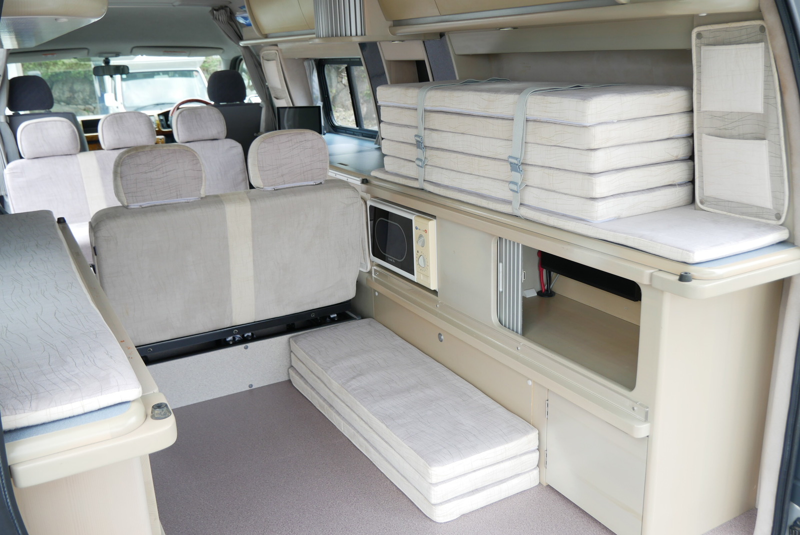 キャンピングカーバンコン