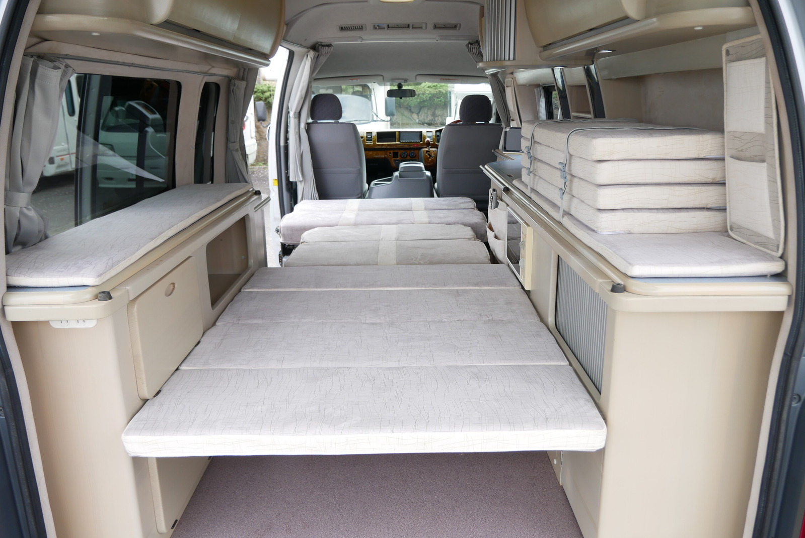 キャンピングカーバンコン