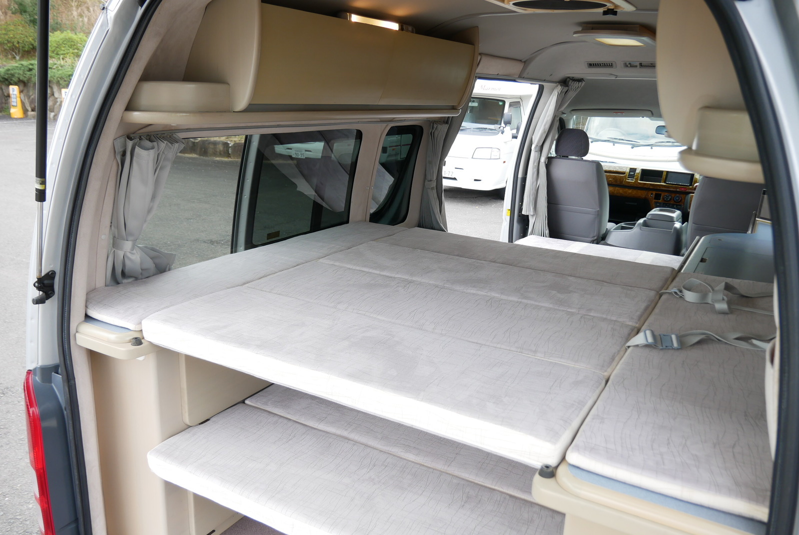 キャンピングカーバンコン